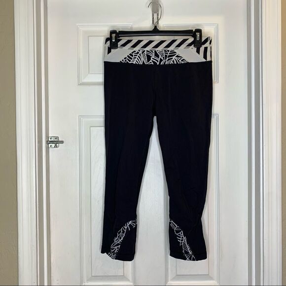 Lululemon Run Inspire Crop Black and White Size 6 - Picture 2 of 9